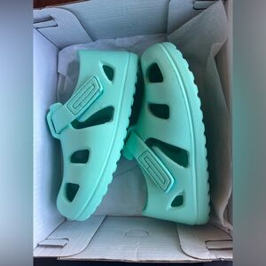 NIB Ten Little Splash Sandals Sz9